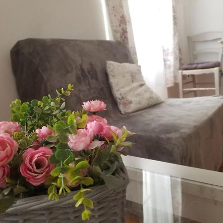 Apartamento Joli T2 de 40m² à louer à Le Muy  Exterior foto