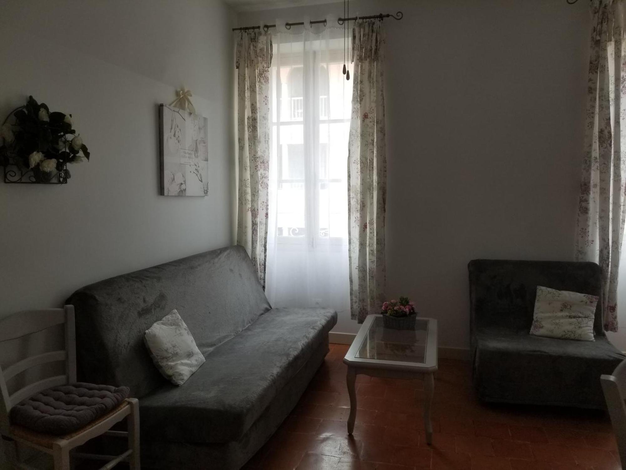 Apartamento Joli T2 de 40m² à louer à Le Muy  Exterior foto