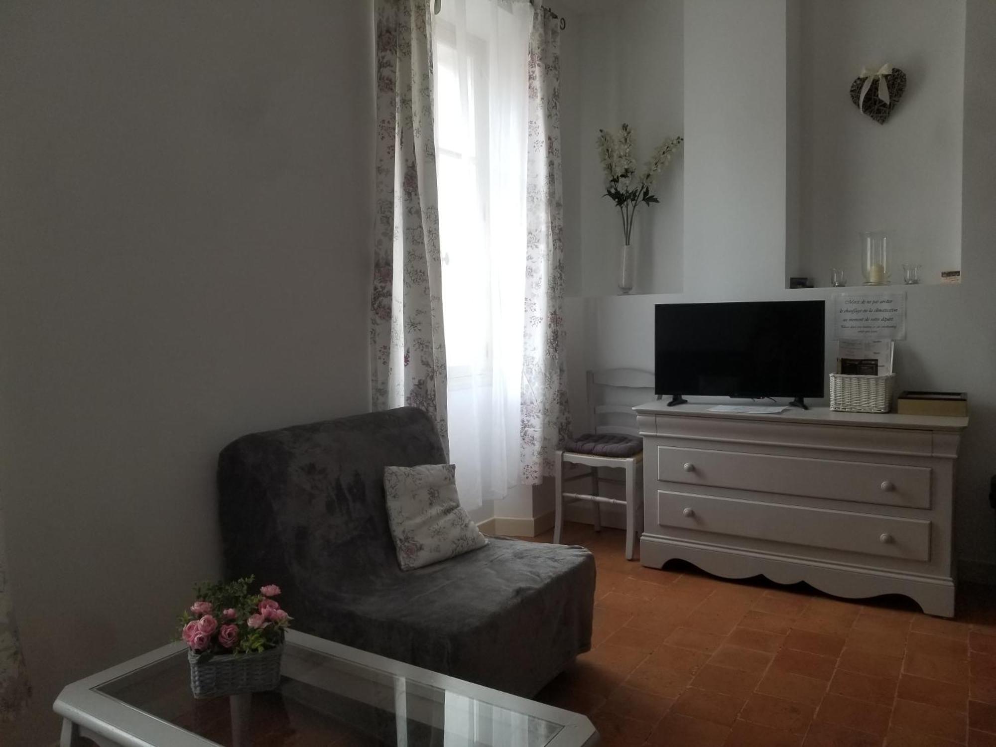 Apartamento Joli T2 de 40m² à louer à Le Muy  Exterior foto